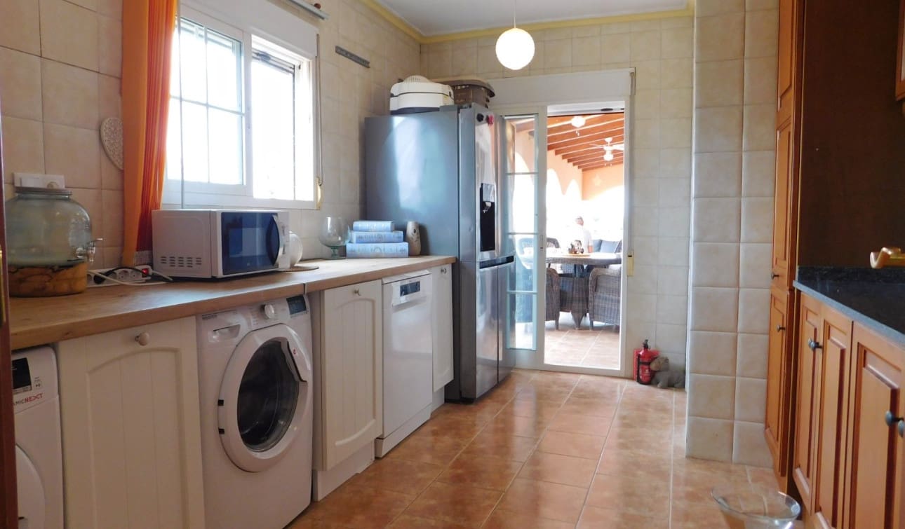 3 bedroom Villa for sale in Dolores with pool - € 460,000 (Ref: 8977713)