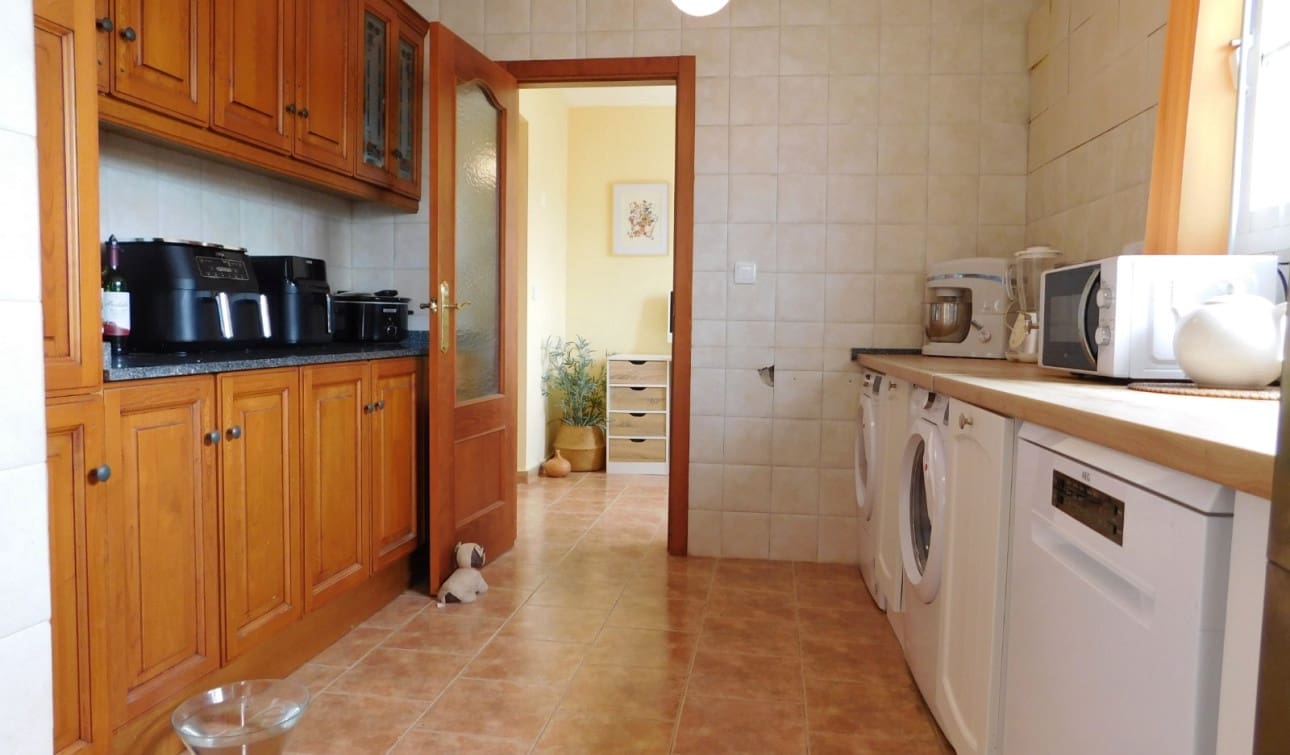 3 bedroom Villa for sale in Dolores with pool - € 460,000 (Ref: 8977713)