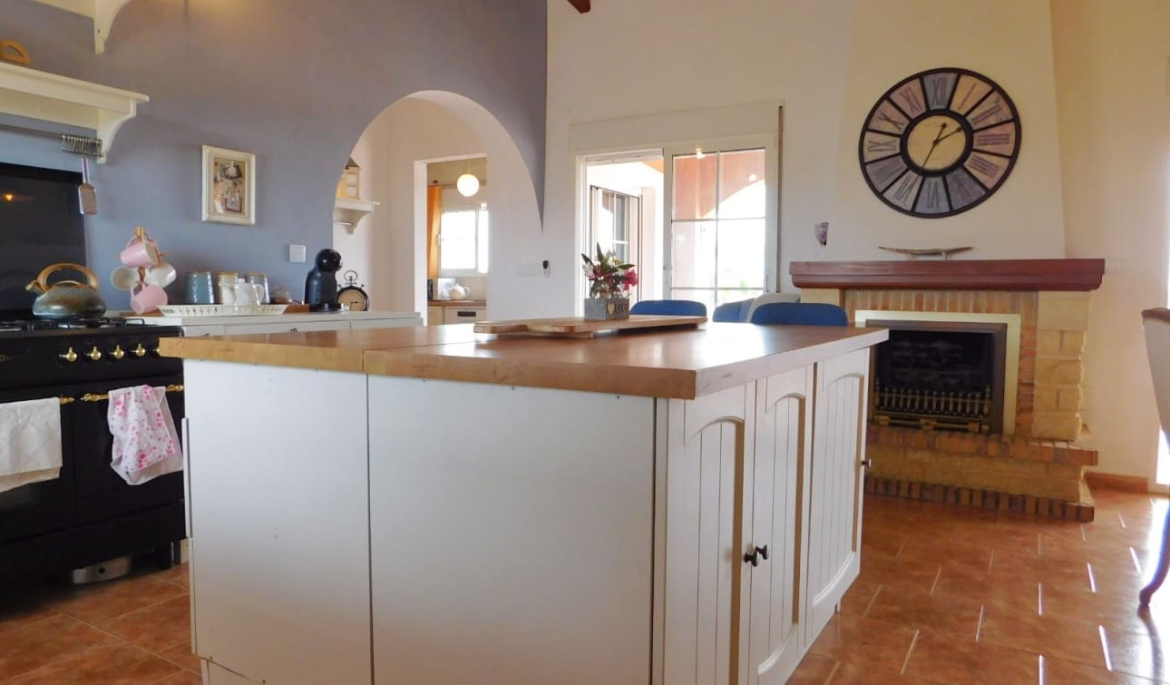 3 bedroom Villa for sale in Dolores with pool - € 460,000 (Ref: 8977713)