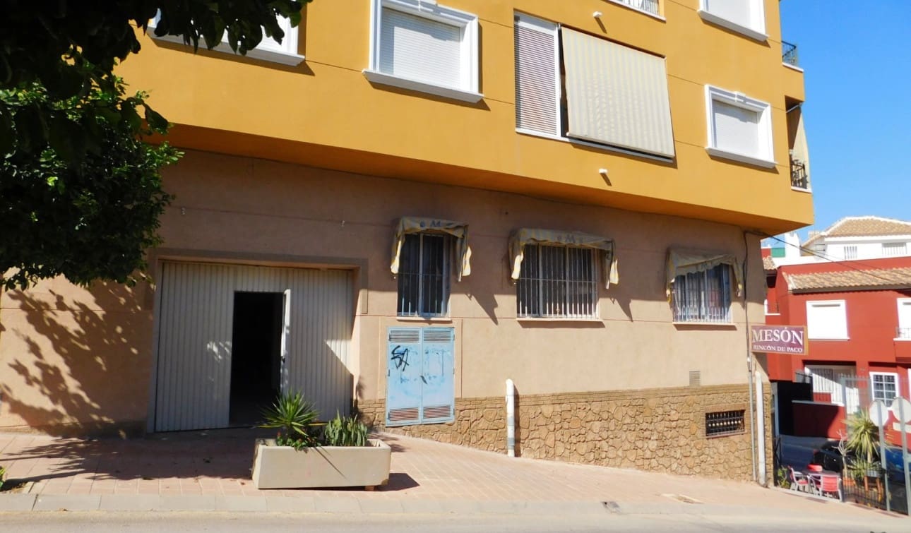 Kommersiell till salu i San Miguel de Salinas med pool - 160 000 € (Ref: 9223642)