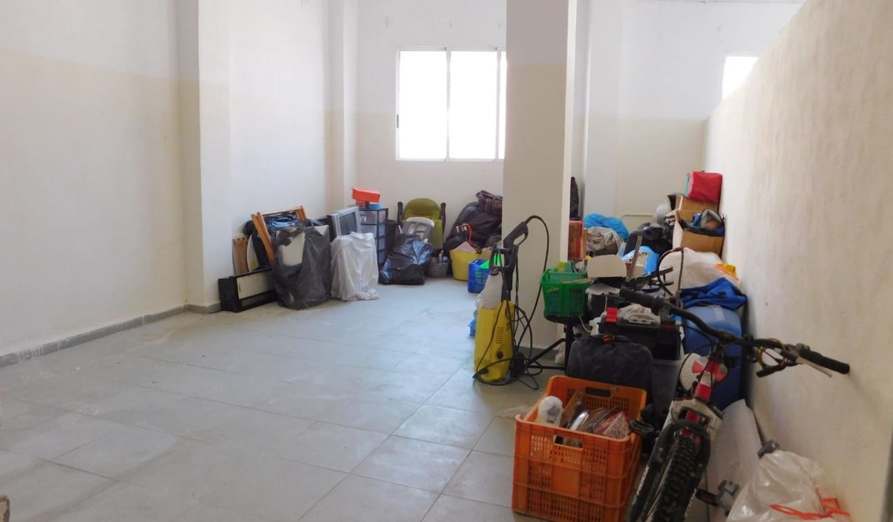 Kommersiell till salu i San Miguel de Salinas med pool - 160 000 € (Ref: 9223642)