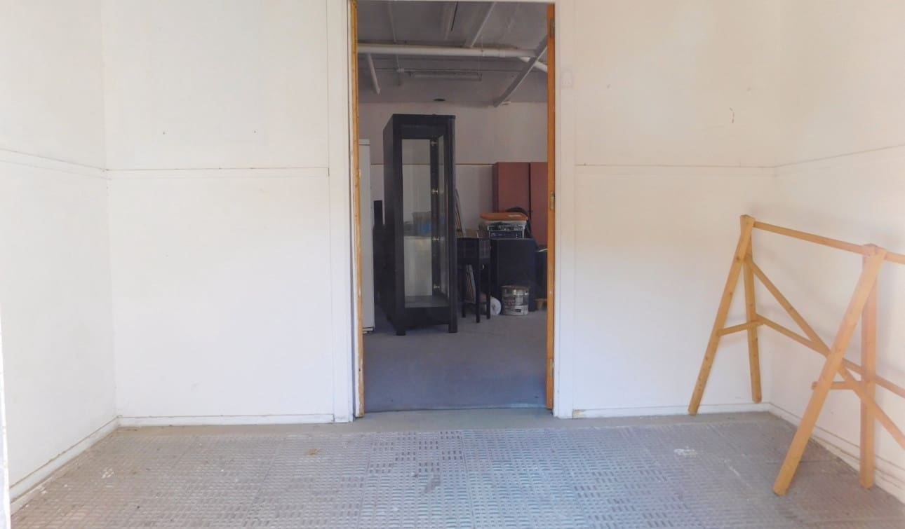 Kommersiell till salu i San Miguel de Salinas med pool - 160 000 € (Ref: 9223642)