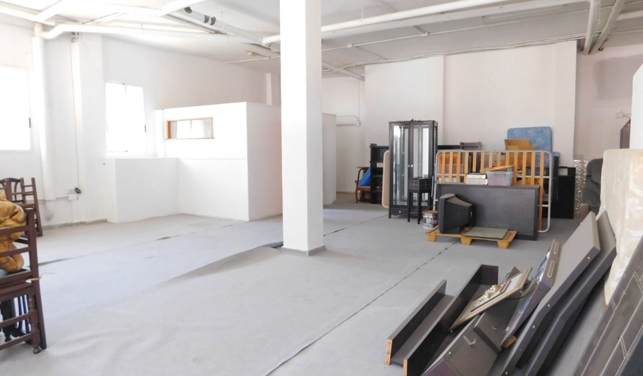 Kommersiell till salu i San Miguel de Salinas med pool - 160 000 € (Ref: 9223642)