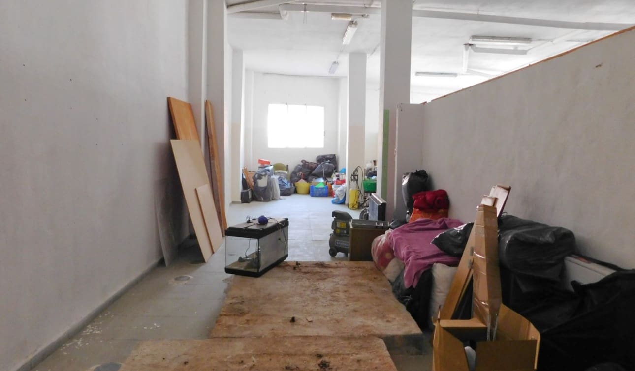 Kommersiell till salu i San Miguel de Salinas med pool - 160 000 € (Ref: 9223642)