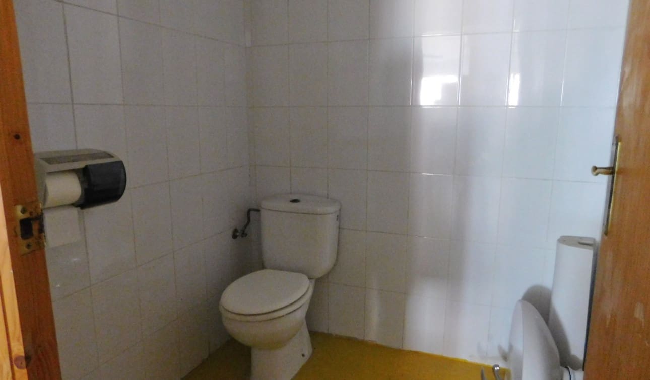 Kommersiell till salu i San Miguel de Salinas med pool - 160 000 € (Ref: 9223642)