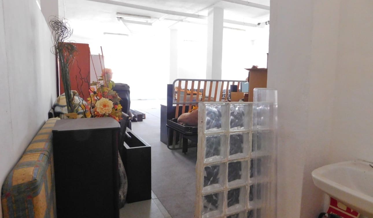 Kommersiell till salu i San Miguel de Salinas med pool - 160 000 € (Ref: 9223642)