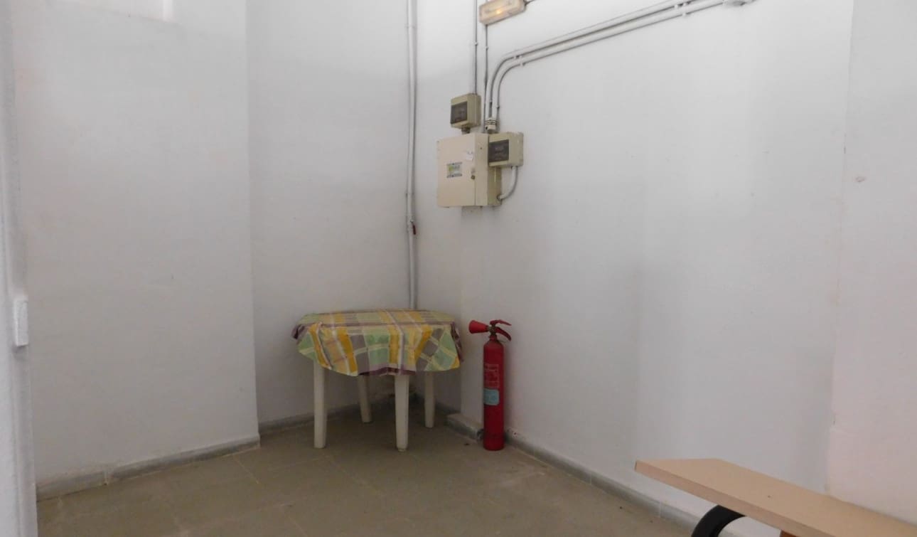 Kommersiell till salu i San Miguel de Salinas med pool - 160 000 € (Ref: 9223642)