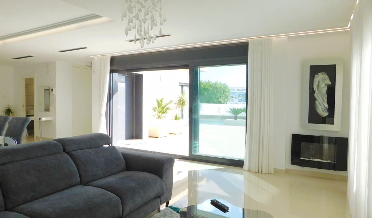 5 slaapkamer Villa te koop in San Miguel de Salinas met zwembad - € 849.000 (Ref: 9235298)