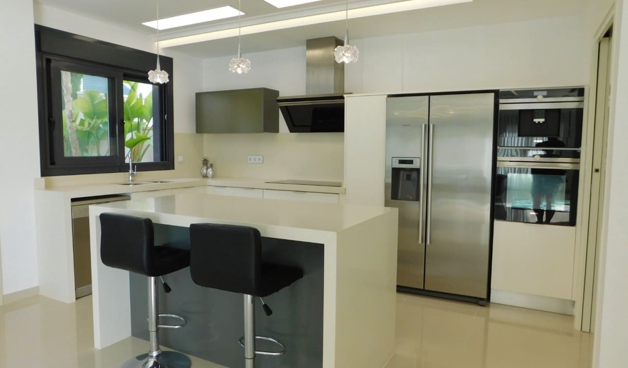 5 slaapkamer Villa te koop in San Miguel de Salinas met zwembad - € 849.000 (Ref: 9235298)