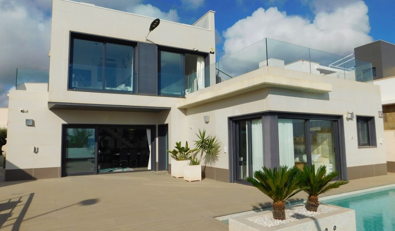 5 slaapkamer Villa te koop in San Miguel de Salinas met zwembad - € 849.000 (Ref: 9235298)