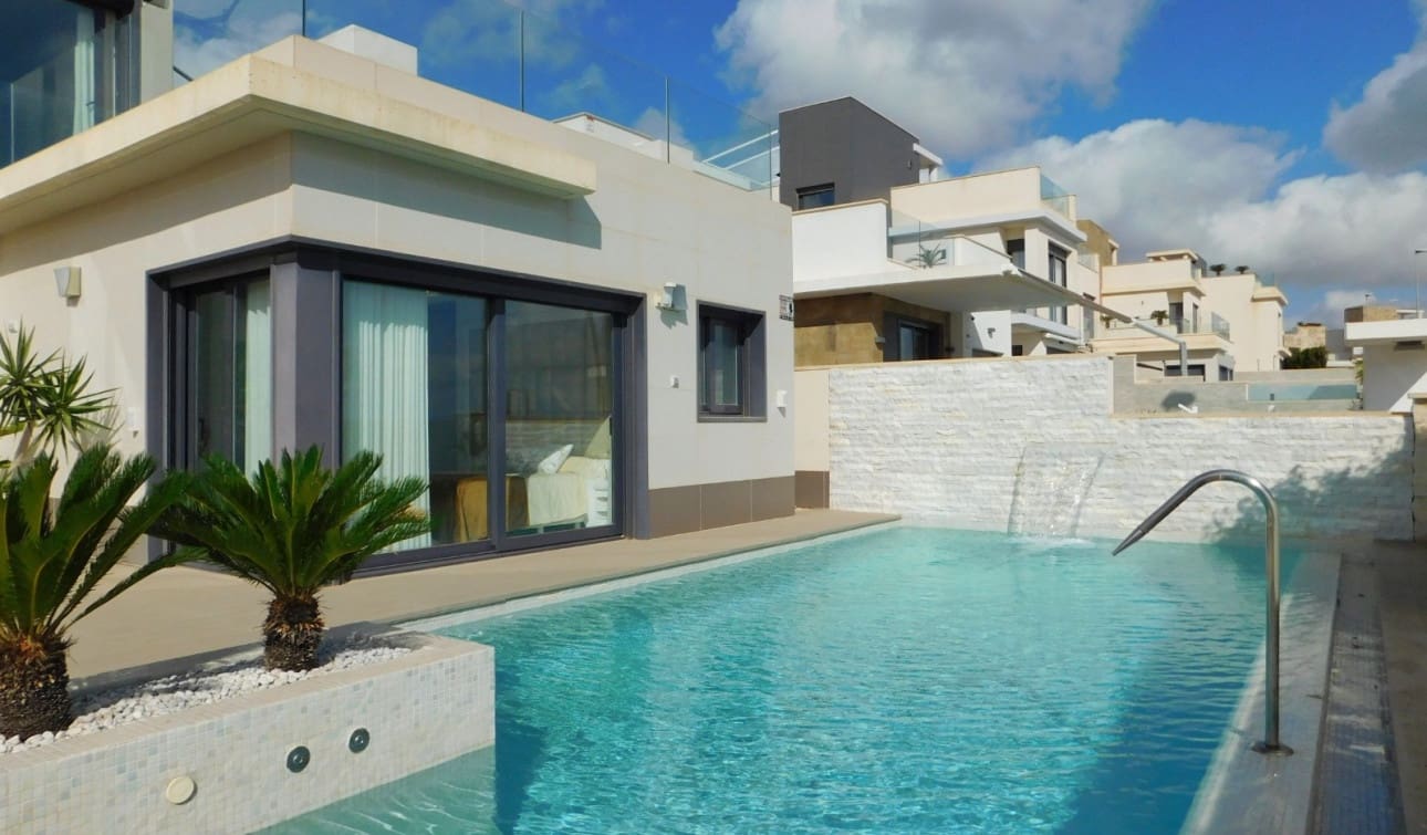 5 slaapkamer Villa te koop in San Miguel de Salinas met zwembad - € 849.000 (Ref: 9235298)