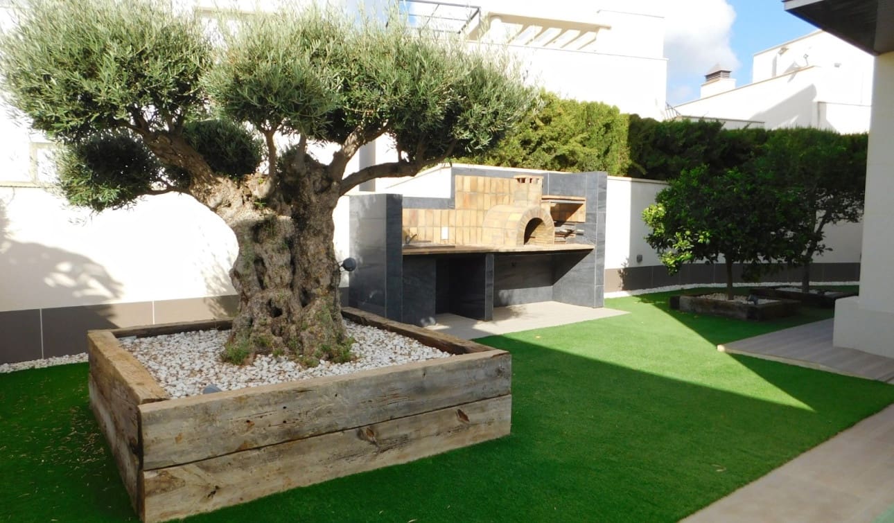 5 slaapkamer Villa te koop in San Miguel de Salinas met zwembad - € 849.000 (Ref: 9235298)