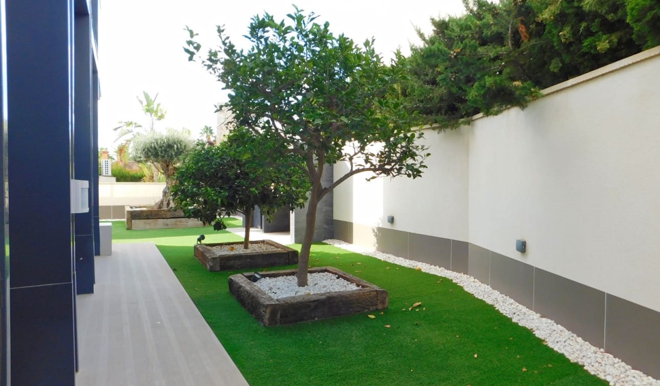 5 slaapkamer Villa te koop in San Miguel de Salinas met zwembad - € 849.000 (Ref: 9235298)