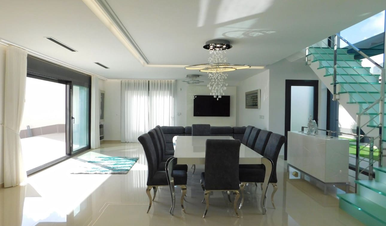 5 slaapkamer Villa te koop in San Miguel de Salinas met zwembad - € 849.000 (Ref: 9235298)