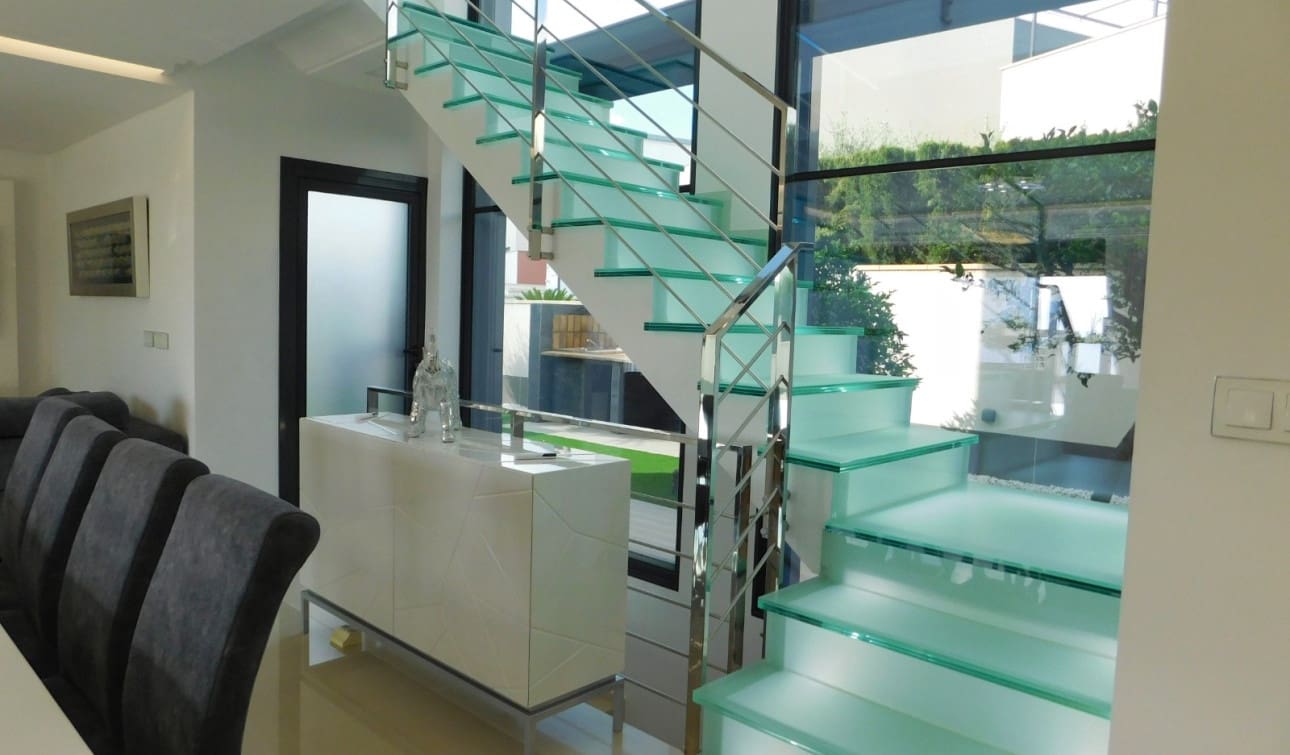 5 slaapkamer Villa te koop in San Miguel de Salinas met zwembad - € 849.000 (Ref: 9235298)