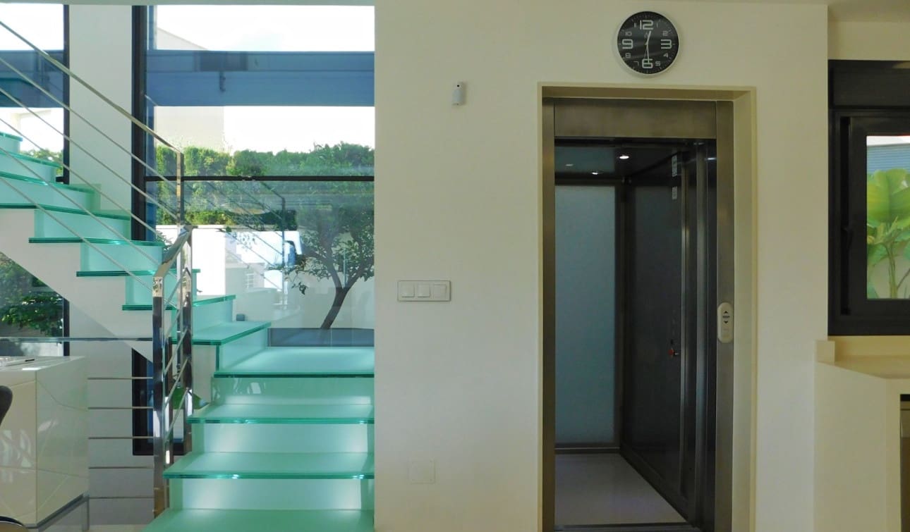 5 slaapkamer Villa te koop in San Miguel de Salinas met zwembad - € 849.000 (Ref: 9235298)