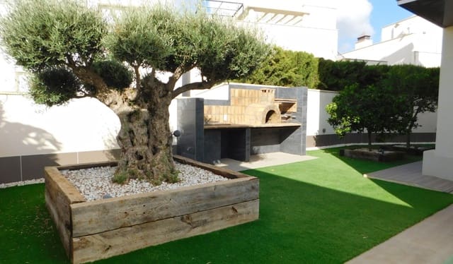 5 slaapkamer Villa te koop in San Miguel de Salinas met zwembad - € 849.000 (Ref: 9235298)