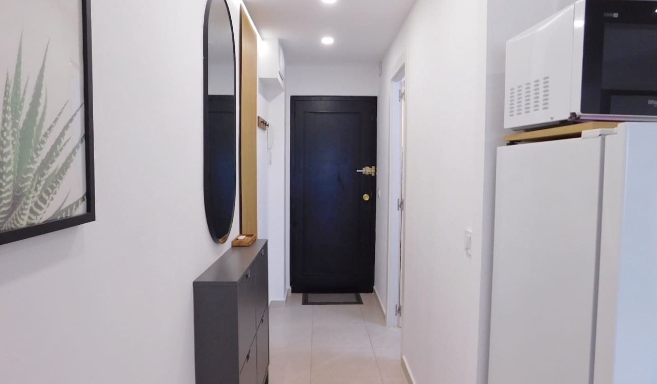 3 soverom Strandleiligheter til salgs i Torrevieja med svømmebasseng - € 229 000 (Ref: 9235299)