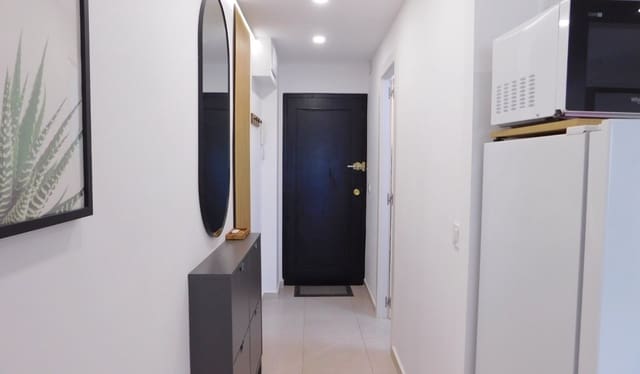 3 slaapkamer Strandappartement te koop in Puerto Deportivo, Torrevieja met zwembad - € 229.000 (Ref: 9235299)