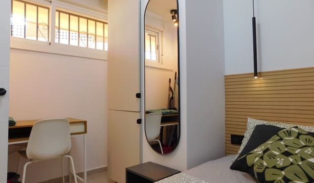 3 slaapkamer Strandappartement te koop in Puerto Deportivo, Torrevieja met zwembad - € 229.000 (Ref: 9235299)