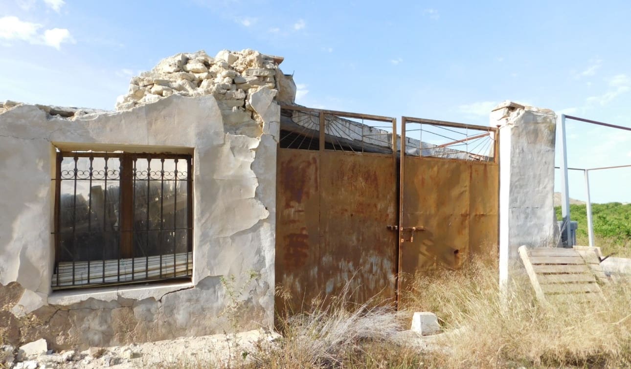 Rakentamaton maa myytävänä paikassa Torremendo - 235 000 € (Ref: 9258042)