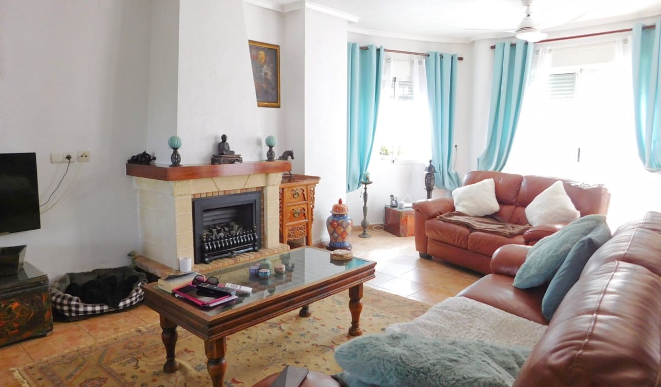 Chalet de 3 habitaciones en San Miguel de Salinas en venta con piscina garaje - 270.000 € (Ref: 9325171)