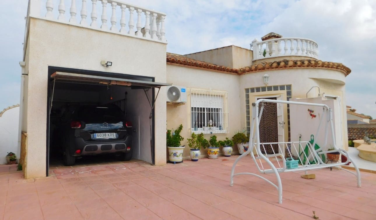 Chalet de 3 habitaciones en San Miguel de Salinas en venta con piscina garaje - 270.000 € (Ref: 9325171)