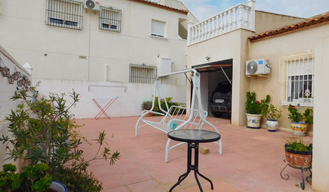 Chalet de 3 habitaciones en San Miguel de Salinas en venta con piscina garaje - 270.000 € (Ref: 9325171)