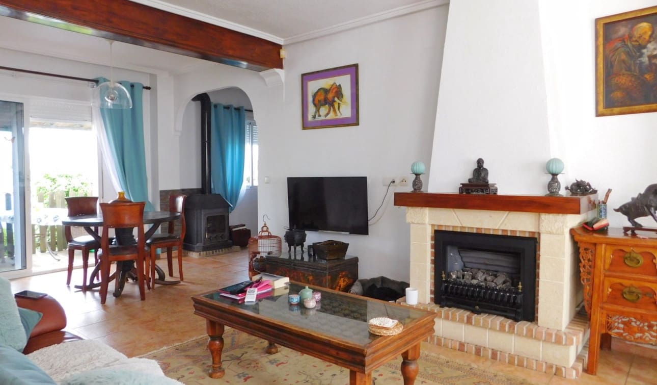 Chalet de 3 habitaciones en San Miguel de Salinas en venta con piscina garaje - 270.000 € (Ref: 9325171)