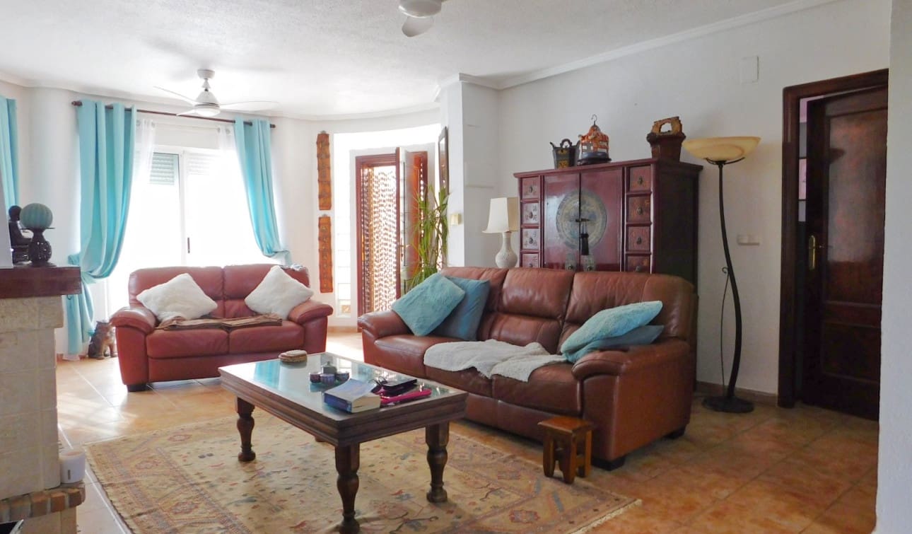 Chalet de 3 habitaciones en San Miguel de Salinas en venta con piscina garaje - 270.000 € (Ref: 9325171)