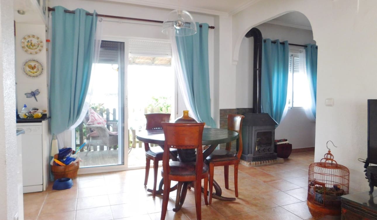 Chalet de 3 habitaciones en San Miguel de Salinas en venta con piscina garaje - 270.000 € (Ref: 9325171)