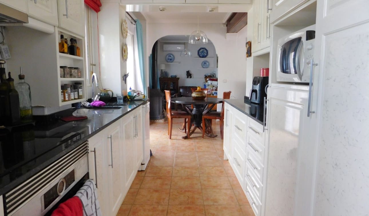 Chalet de 3 habitaciones en San Miguel de Salinas en venta con piscina garaje - 270.000 € (Ref: 9325171)