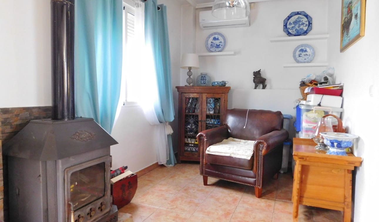 Chalet de 3 habitaciones en San Miguel de Salinas en venta con piscina garaje - 270.000 € (Ref: 9325171)