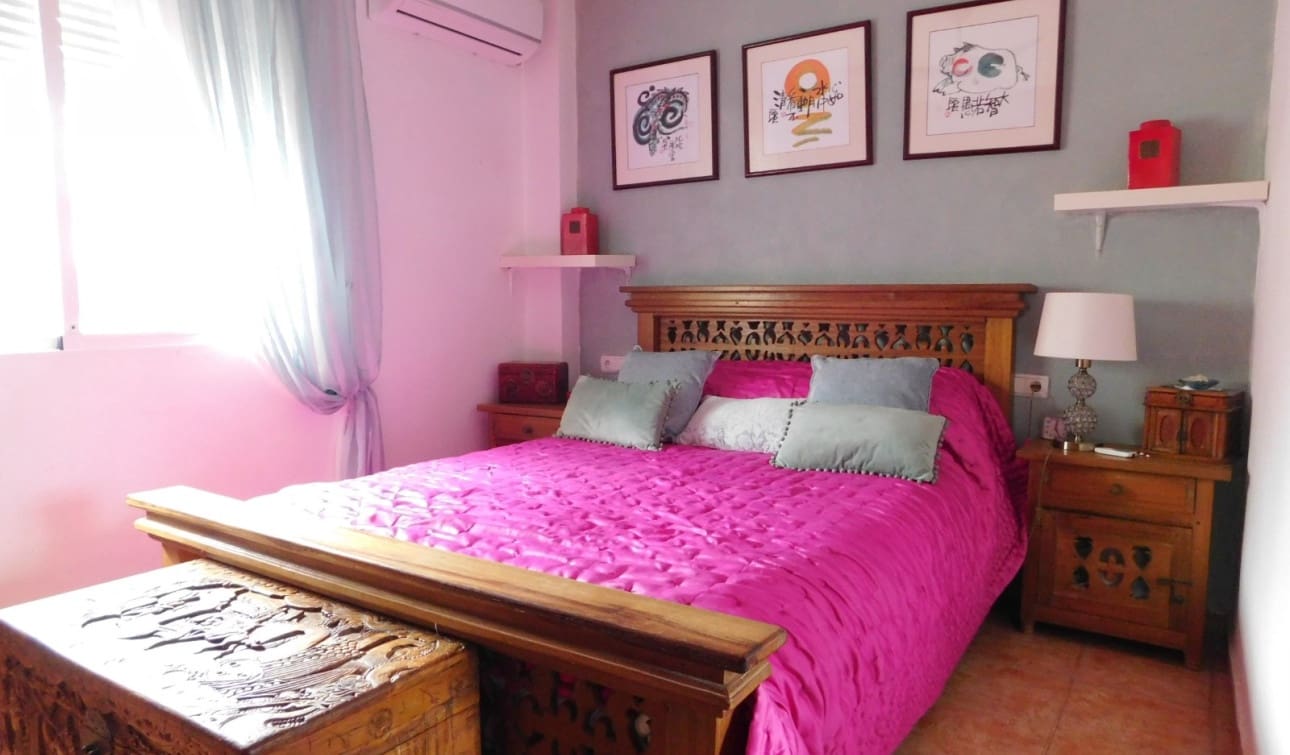 Chalet de 3 habitaciones en San Miguel de Salinas en venta con piscina garaje - 270.000 € (Ref: 9325171)