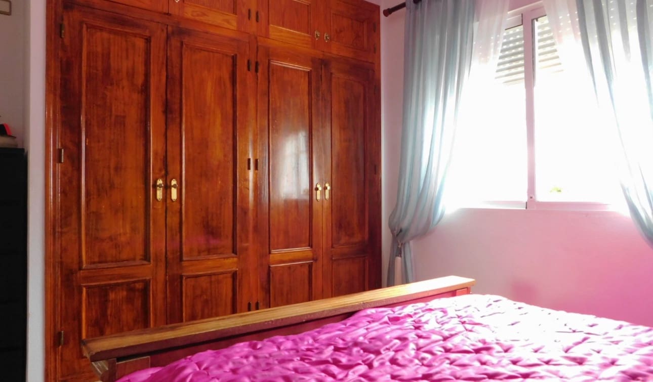 Chalet de 3 habitaciones en San Miguel de Salinas en venta con piscina garaje - 270.000 € (Ref: 9325171)