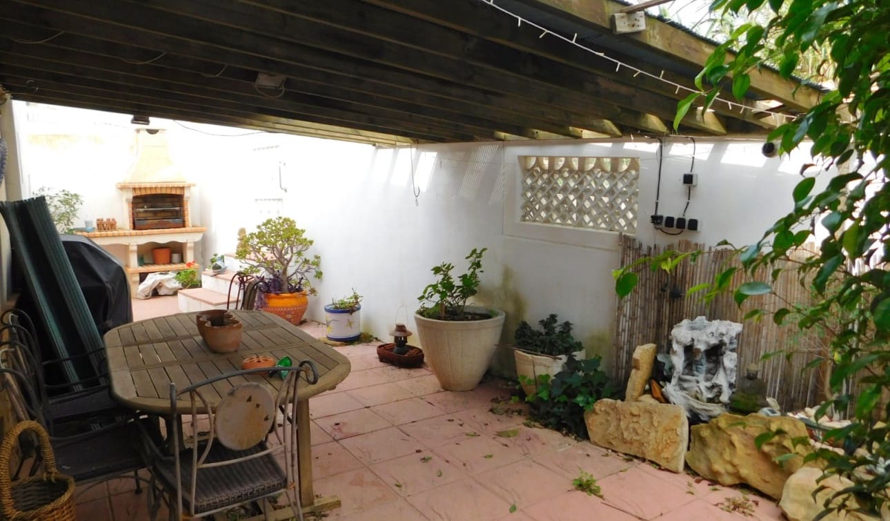 Chalet de 3 habitaciones en San Miguel de Salinas en venta con piscina garaje - 270.000 € (Ref: 9325171)