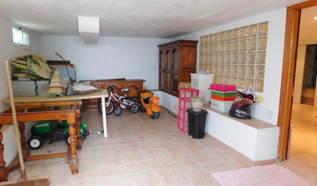 Chalet de 3 habitaciones en San Miguel de Salinas en venta con piscina garaje - 270.000 € (Ref: 9325171)