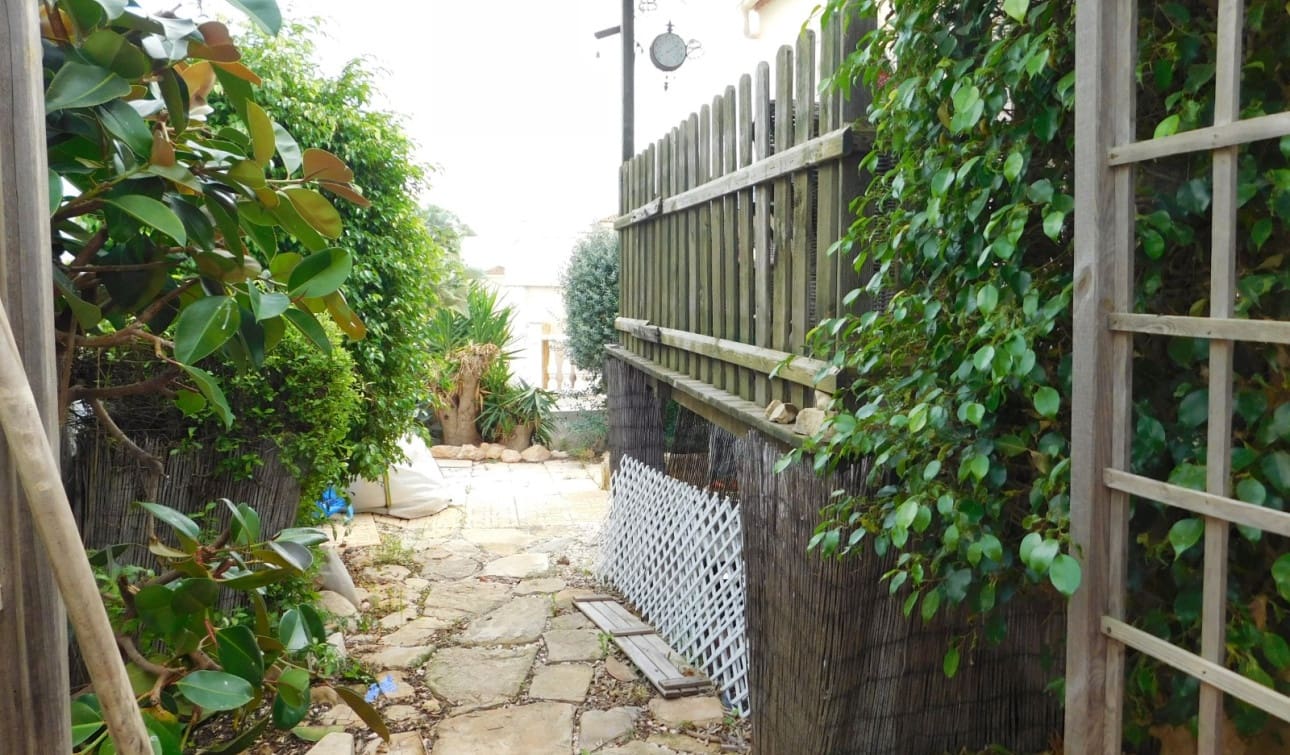 Chalet de 3 habitaciones en San Miguel de Salinas en venta con piscina garaje - 270.000 € (Ref: 9325171)