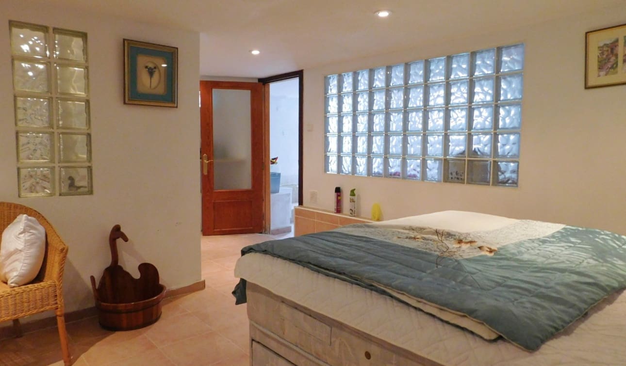 Chalet de 3 habitaciones en San Miguel de Salinas en venta con piscina garaje - 270.000 € (Ref: 9325171)