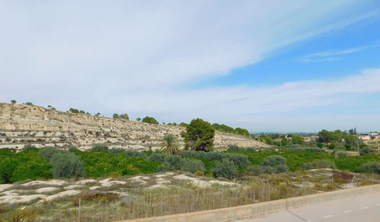 3 slaapkamer Villa te koop in Bigastro met zwembad - € 280.000 (Ref: 9325533)