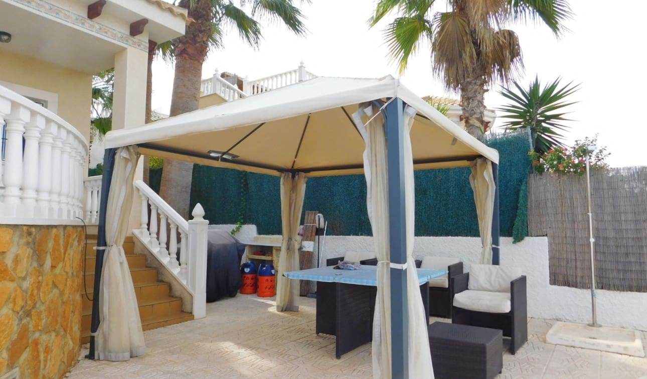 3 slaapkamer Villa te koop in Bigastro met zwembad - € 280.000 (Ref: 9325533)