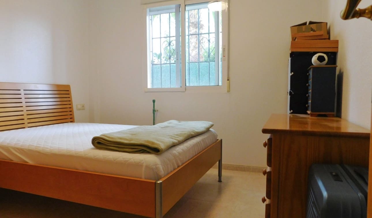 3 slaapkamer Villa te koop in Bigastro met zwembad - € 280.000 (Ref: 9325533)