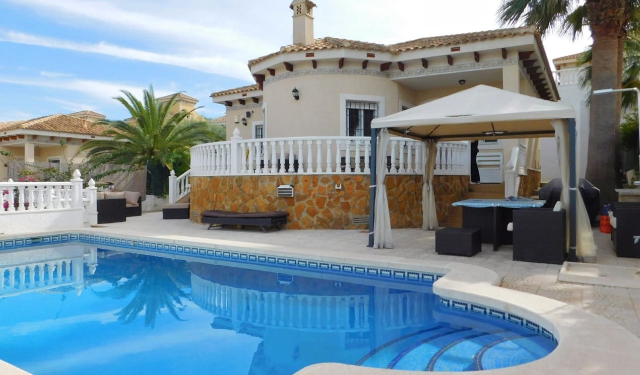 3 slaapkamer Villa te koop in Bigastro met zwembad - € 280.000 (Ref: 9325533)