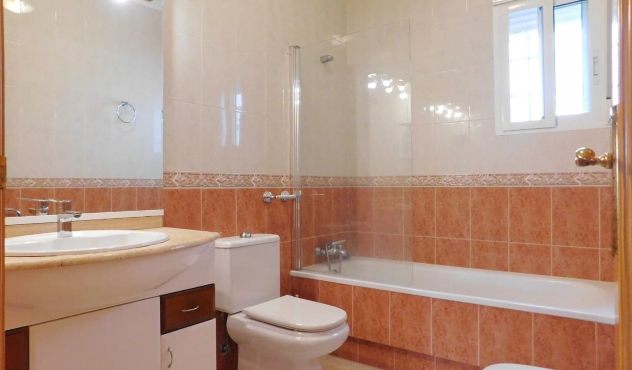 3 slaapkamer Villa te koop in Bigastro met zwembad - € 280.000 (Ref: 9325533)