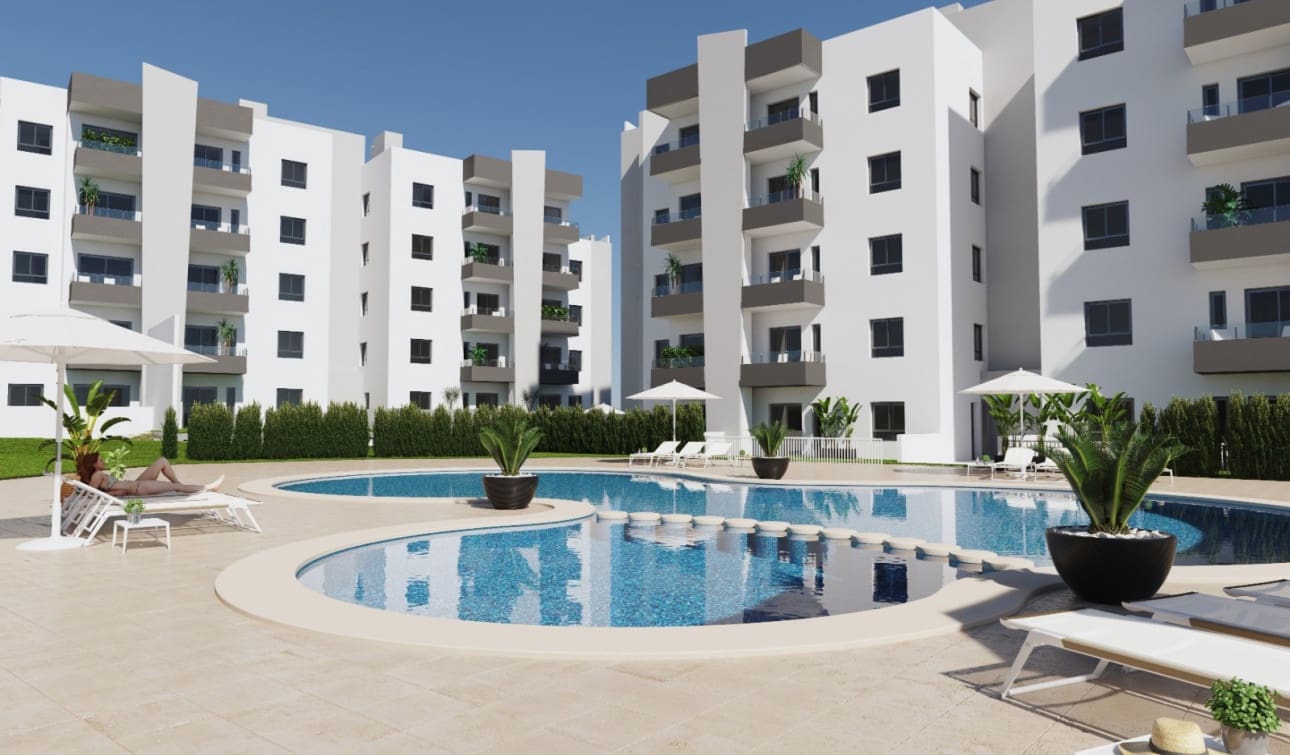 Apartamento de 2 habitaciones en San Miguel de Salinas en venta con piscina garaje - 100.000 € (Ref: 9394284)