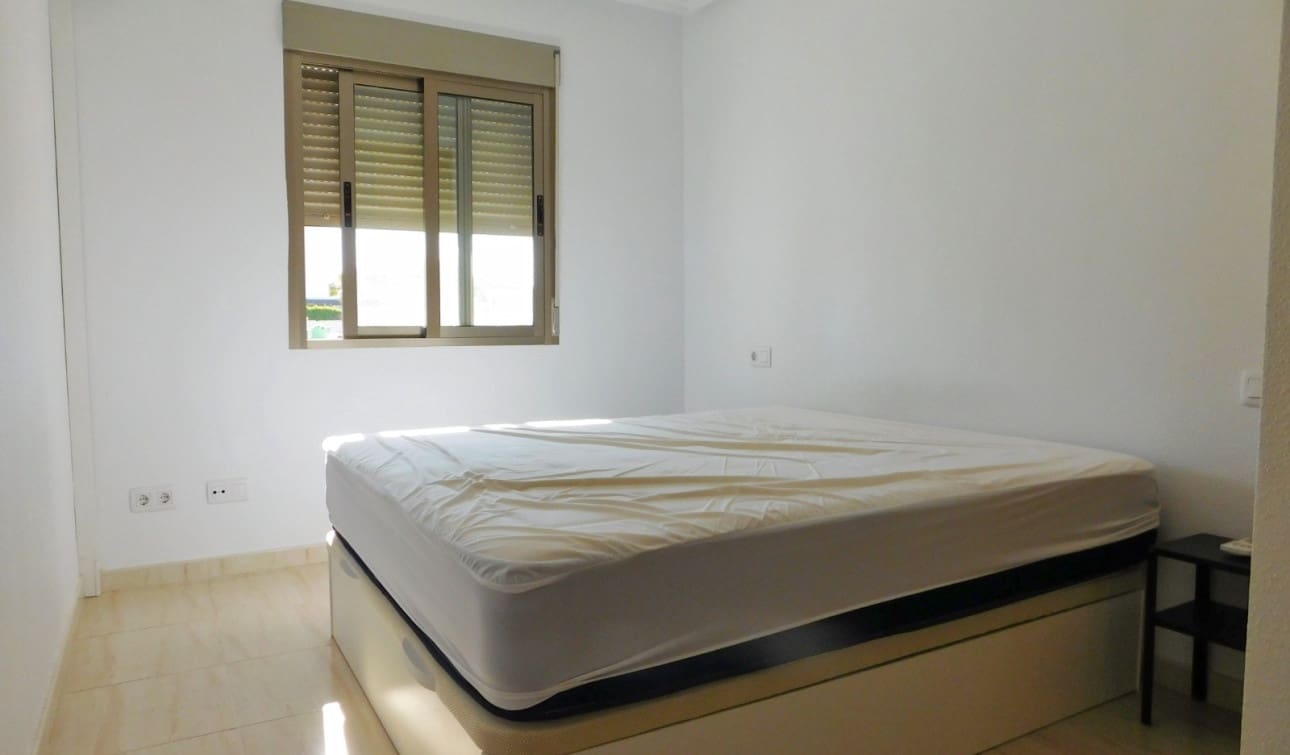 Apartamento de 2 habitaciones en San Miguel de Salinas en venta con piscina - 125.000 € (Ref: 9394284)