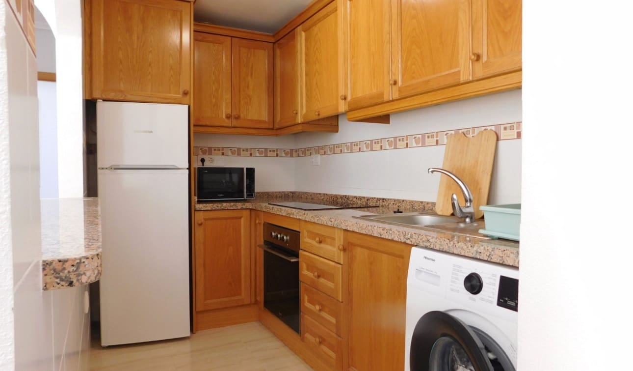 Apartamento de 2 habitaciones en San Miguel de Salinas en venta con piscina - 125.000 € (Ref: 9394284)