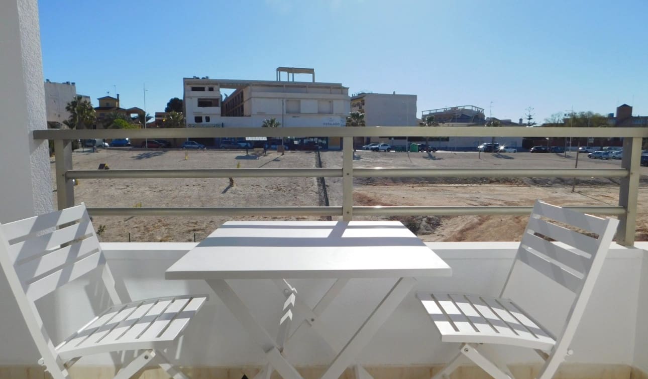 Apartamento de 2 habitaciones en San Miguel de Salinas en venta con piscina - 125.000 € (Ref: 9394284)