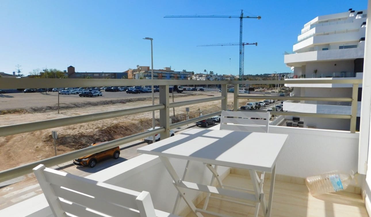 Apartamento de 2 habitaciones en San Miguel de Salinas en venta con piscina - 125.000 € (Ref: 9394284)