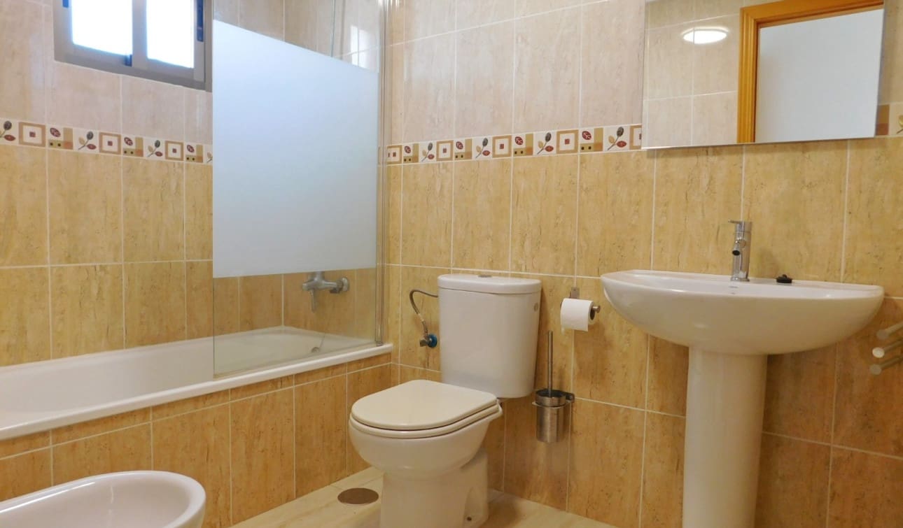 Apartamento de 2 habitaciones en San Miguel de Salinas en venta con piscina - 125.000 € (Ref: 9394284)